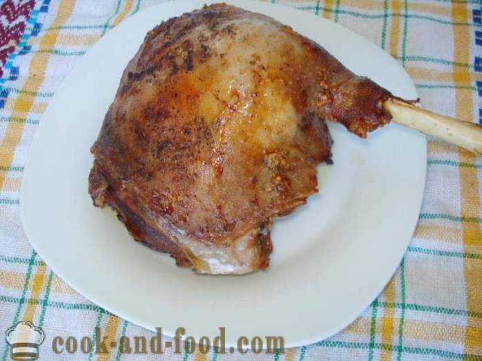 Crow's feet in the oven - how to cook goose legs in the oven, with a step by step recipe photos