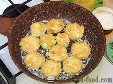 A simple recipe for fried zucchini in the pan