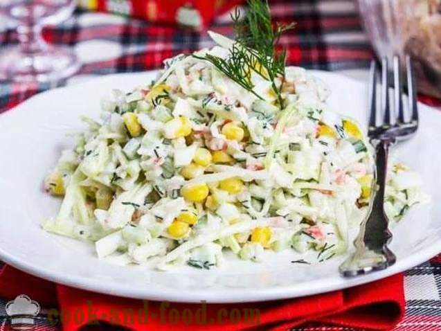 Recipe salad of Chinese cabbage with cheese and croutons