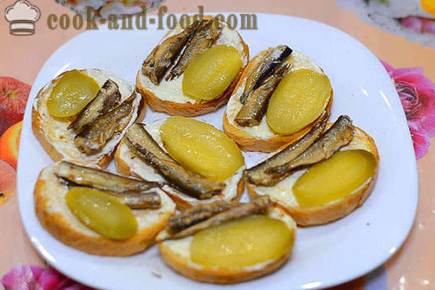 A simple recipe sandwiches with sprats