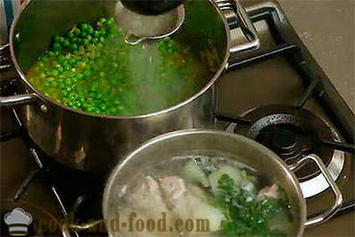 Soup with green peas and meatballs