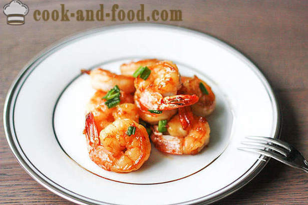 Fried shrimp with garlic in soy sauce