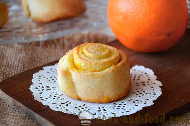 Yeast bun with orange zest
