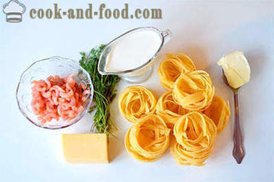 Fettuccine pasta with shrimps in a creamy sauce
