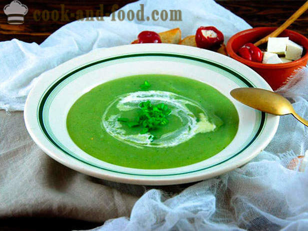 Puree of broccoli soup with cream