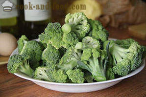 Simple recipe broccoli with egg oil