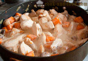 Chicken stew with pumpkin and mushrooms