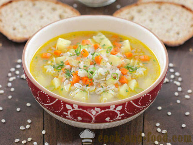 Chicken soup with pearl barley