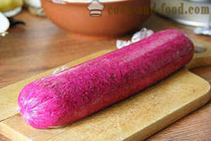 Beet rolls with cheese and herbs