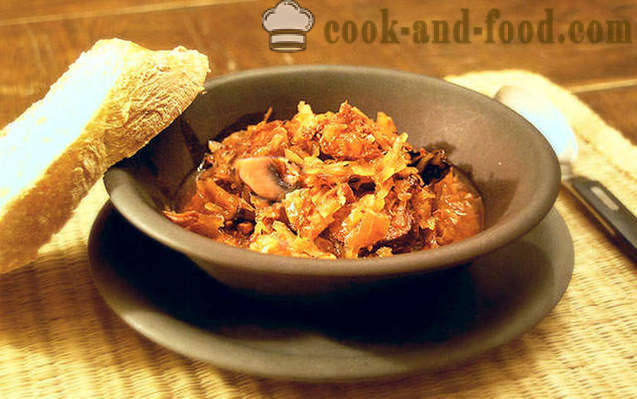 Braised cabbage with mushrooms in multivarka