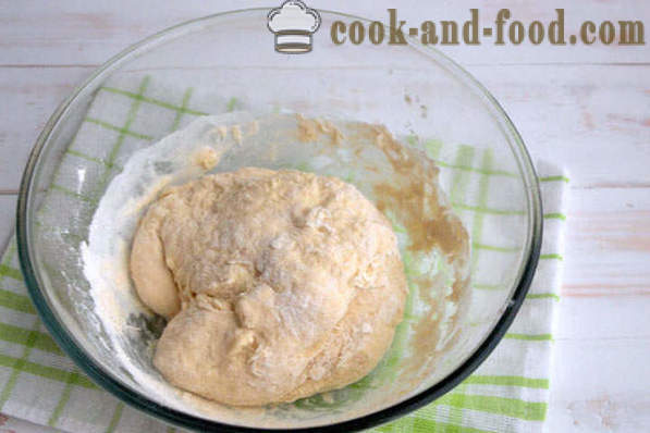 Butter yeast dough with sour cream