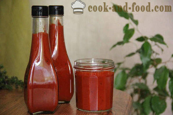 Homemade ketchup from tomatoes
