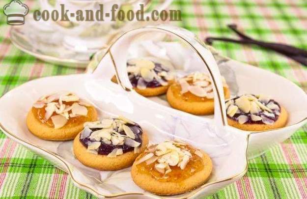 Vanilla cookies with jam