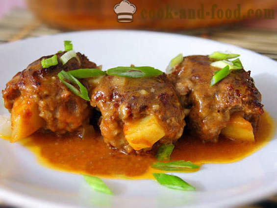 Baked meatballs with potatoes inside