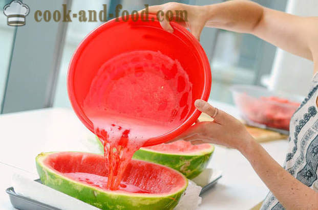 Watermelon jelly in its shell