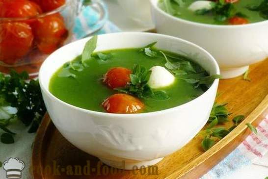 Cold soup with arugula and mozzarella
