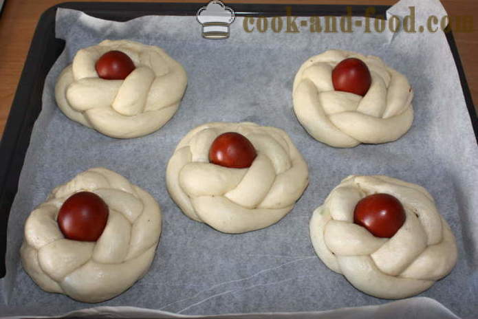 Tasty buns with egg Easter - how to make a delicious Easter biscuits, a step by step recipe photos