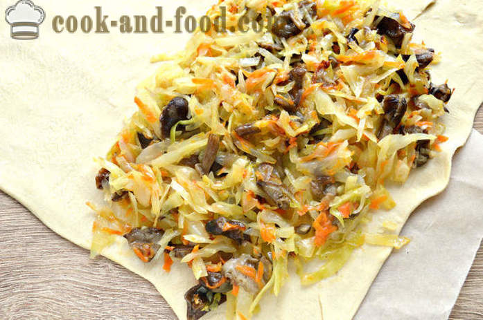 Pie with cabbage and mushrooms in puff pastry - how to cook a cake of unleavened dough puff, a step by step recipe photos