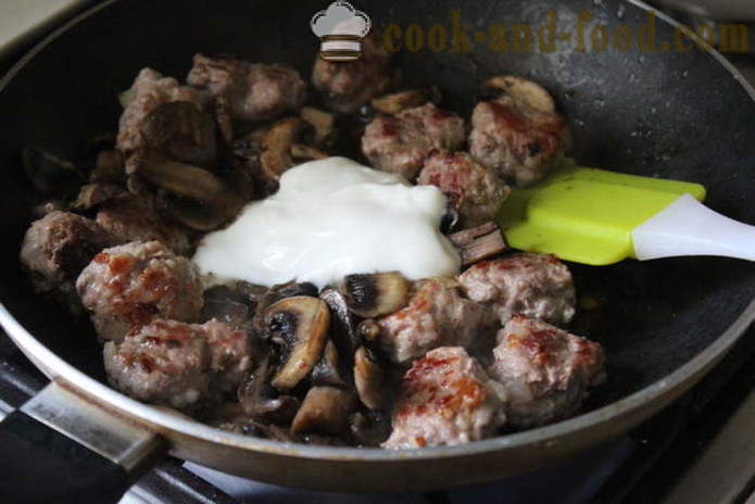Pork meatballs with mushrooms and cream sauce - how to prepare meat balls of minced meat and mushrooms, a step by step recipe photos