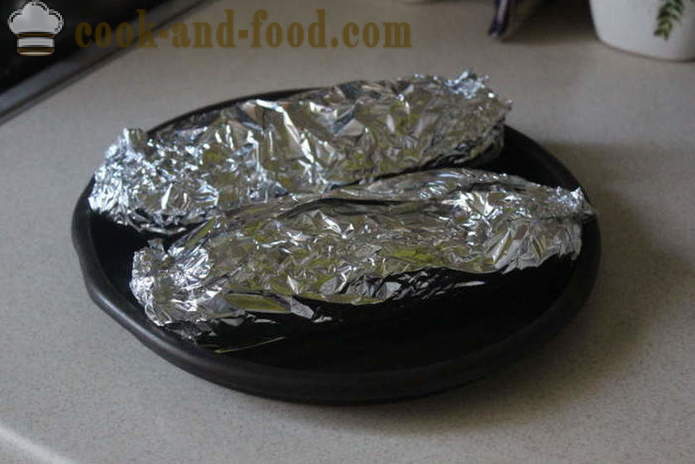 Roast pork in foil - as delicious to cook the pork in soy sauce, a step by step recipe photos