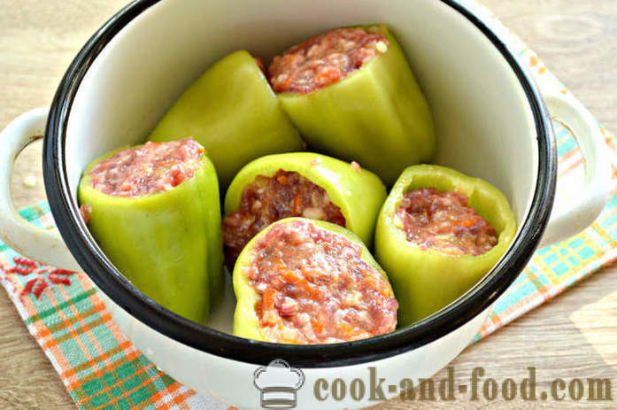Stewed peppers stuffed with zucchini and meat - how to cook stuffed peppers with zucchini and minced meat, a step by step recipe photos