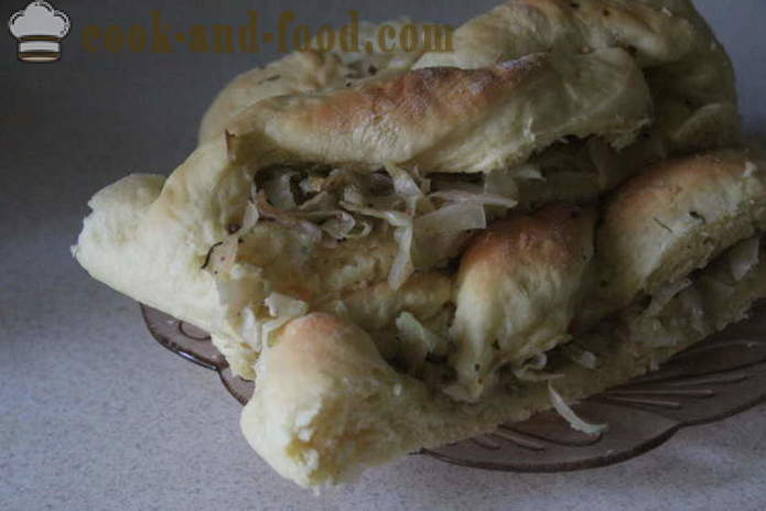 Pie with young cabbage from yeast dough - how to decorate a yeast cake with cabbage, a step by step recipe photos