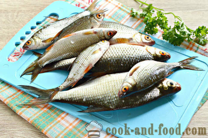 Small fish baked in the oven - how to cook a delicious small river fish, step by step recipe photos