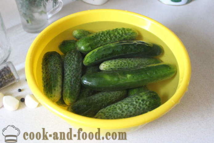 Crunchy salted cucumbers fast food - like salt salted cucumbers in a bank, a step by step recipe photos