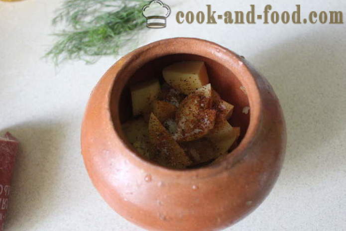 Potatoes in the pot in the oven - as delicious baked potatoes in the pot, with a step by step recipe photos