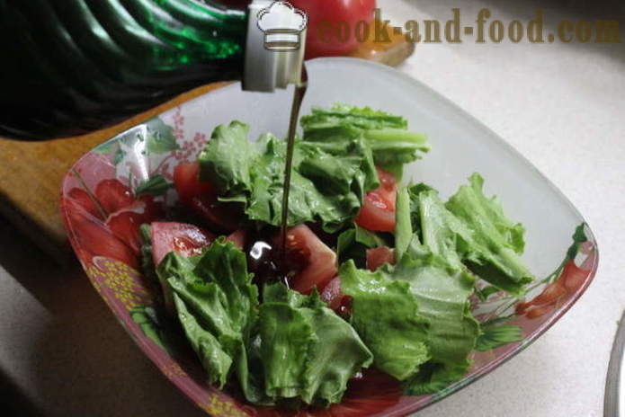 Delicious salad with arugula and tomatoes - how to prepare a salad of arugula, a step by step recipe photos