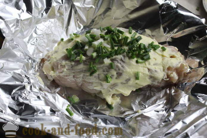 Homemade chicken roll stuffed with spinach - how to make rolls of chicken breast in the oven, with a step by step recipe photos