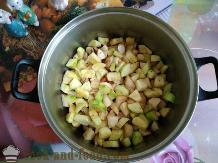 Beef stew with potatoes and courgettes - how to cook a delicious vegetable stew with zucchini, a step by step recipe photos