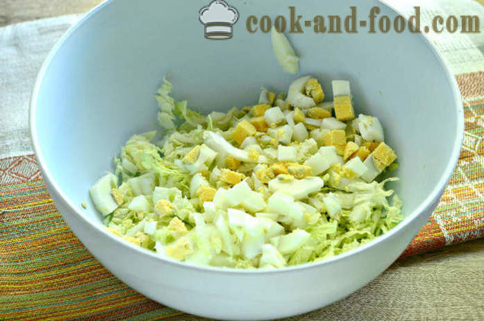 Salad with Chinese cabbage, croutons and chicken - how to make a salad of Chinese cabbage is delicious, with a step by step recipe photos