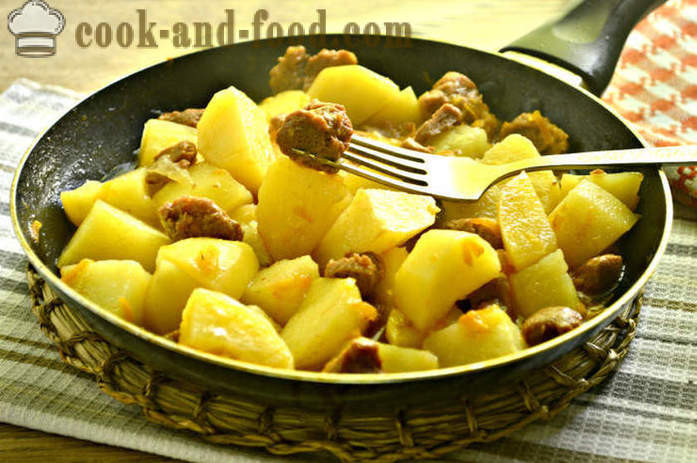 Stewed potatoes with stewed meat in a frying pan - how to cook potatoes with corned beef, a step by step recipe photos