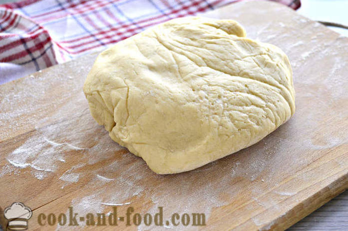 Meat patties with dough - how to bake pies with meat from yeast dough, a step by step recipe photos