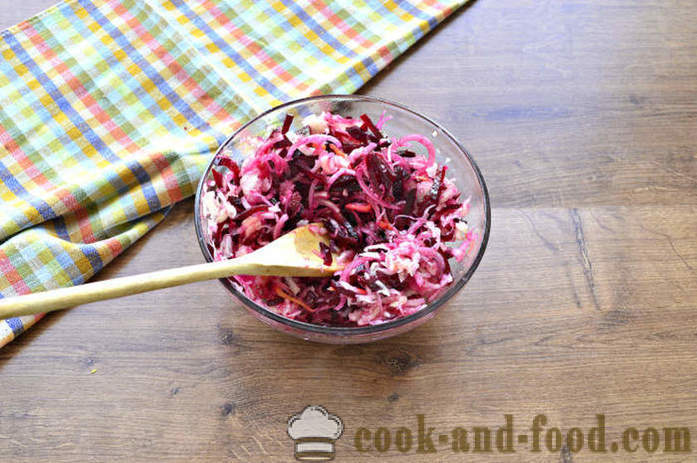 Meatless Beet salad with sauerkraut - how to cook beetroot salad with pickled cabbage, a step by step recipe photos