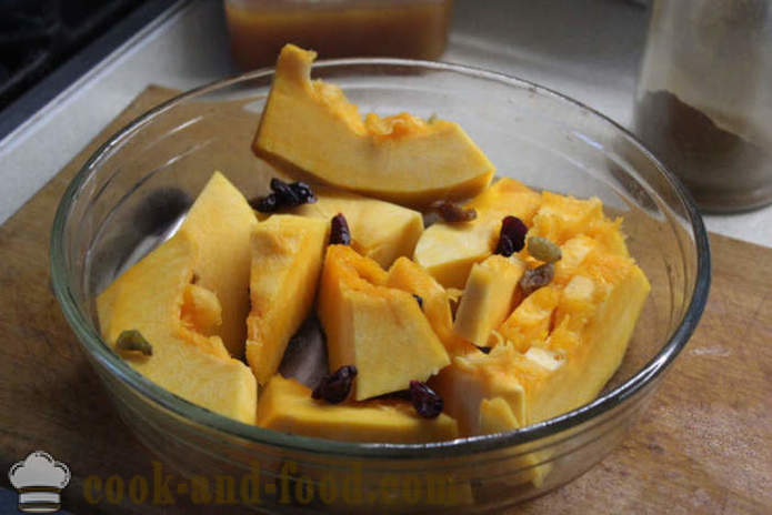 Baked pumpkin with honey, dried fruits and spices - how to bake the pumpkin slices in the oven, with a step by step recipe photos