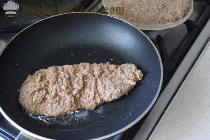 Escalope of chicken breast in a pan - how to roast a chicken schnitzel in a frying pan, a step by step recipe photos