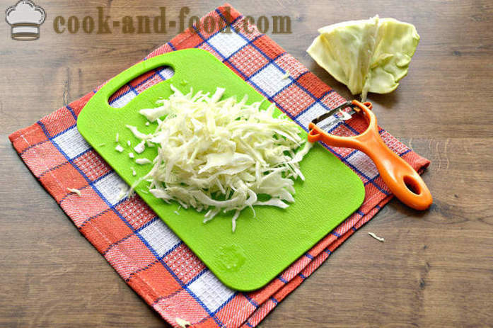 Salad of daikon radish and carrot, apple and cabbage - how to prepare a salad of daikon radish and butter, with a step by step recipe photos