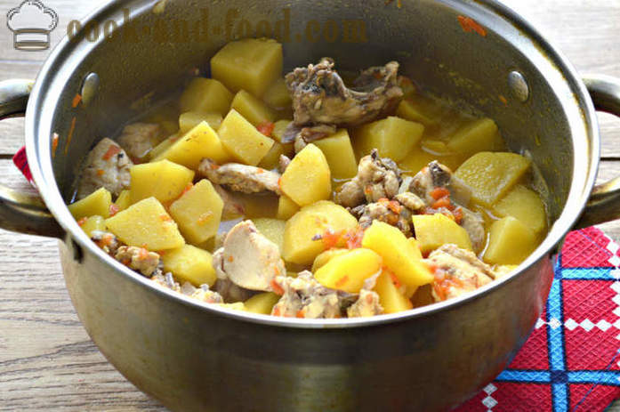 Baked potatoes with chicken - how to cook a delicious stew of potatoes with chicken, a step by step recipe photos