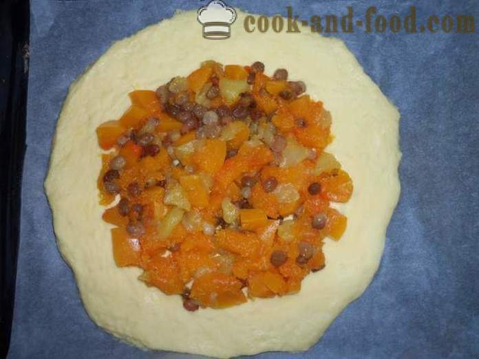 Simple pumpkin pie with dough - how to make pumpkin pie, a step by step recipe photos