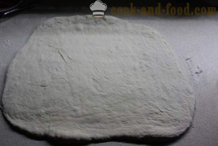 Stromboli - pizza roll of leavened dough, how to make pizza in a roll, a step by step recipe photos