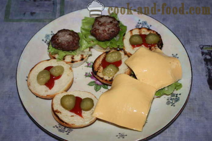Tasty hamburger patties in McDonald's - how to make a hamburger at home, step by step recipe photos