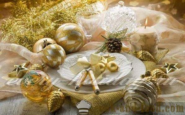 Serving and table decoration on New Year's Eve 2018 - the idea of ​​how to decorate the Christmas table on the year of the Dog with his own hands