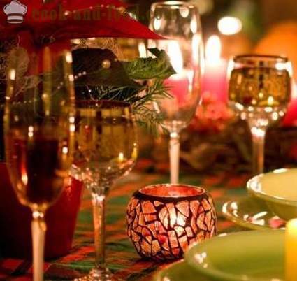 Serving and table decoration on New Year's Eve 2018 - the idea of ​​how to decorate the Christmas table on the year of the Dog with his own hands