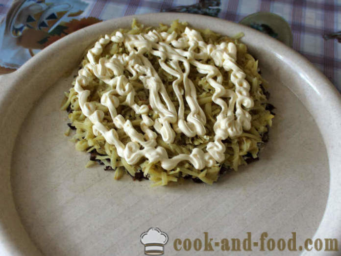 Simple mushroom salad with mushrooms and cheese - how to prepare a salad with mushrooms, a step by step recipe photos
