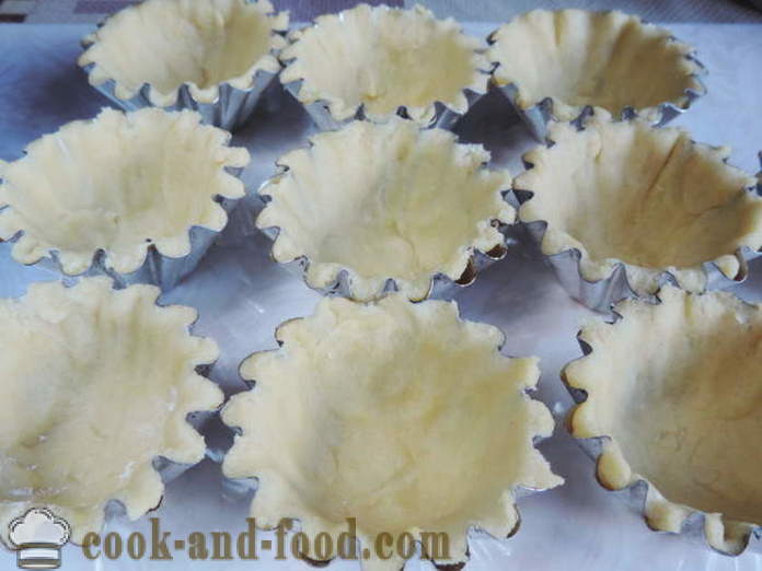 Baskets of dough stuffed with cream - how to bake baskets of dough at home, step by step recipe photos