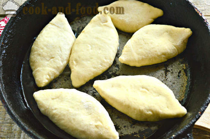 Meat patties fried in a pan - how to cook fried pies with meat, a step by step recipe with photos and video