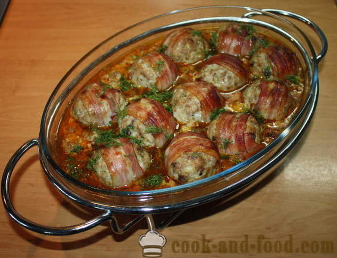 Delicious meatballs in the oven with a sauce of vegetables - how to cook meatballs in a sauce of vegetables, a step by step recipe photos