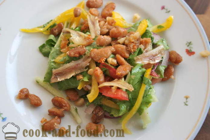 French salad Niçoise classic - with tuna and beans, how to prepare a salad with tuna, step by step recipe photos